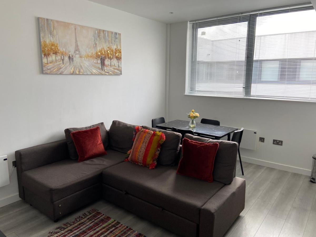 Lovely 2 Double Bedroom Flat With Free Parking - At The Atrium Mk ميلتون كينيز المظهر الخارجي الصورة